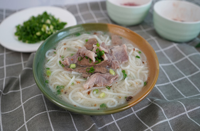路北原味汤粉王培训